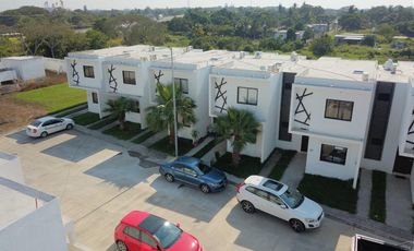 CASA NUEVA EN VENTA  EN FRACC. JARDÍNES DEL SUR,  BOULEVARD BOCA DEL RÍO - PASO DEL TORO VERACRUZ.