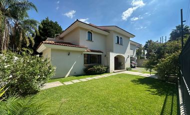 INCREIBLE RESIDENCIA EN VENTA EN EL PALOMAR SECCION BOSQUES