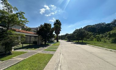 INCREIBLE RESIDENCIA EN VENTA EN EL PALOMAR SECCION BOSQUES
