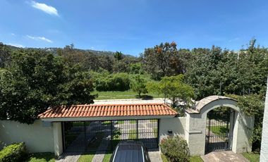 INCREIBLE RESIDENCIA EN VENTA EN EL PALOMAR SECCION BOSQUES