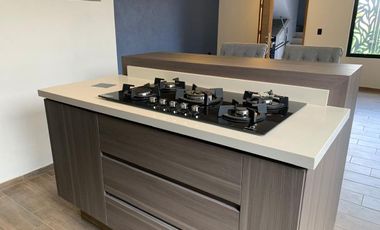 RENTA DE DEPARTAMENTO NUEVO, 2 RECAMARAS, 2 BAÑOS, 2 ESTACIONAMIENTOS, EN ZONA SAN ANDRES CHOLULA. UBICADO FRENTE A CHIPILO (SAN FRANCISCO ACATEPEC).