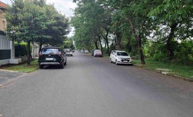 Rumah bagus 2 lantai di Taman Semanan Indah dengan lebar jalan 4 mobil