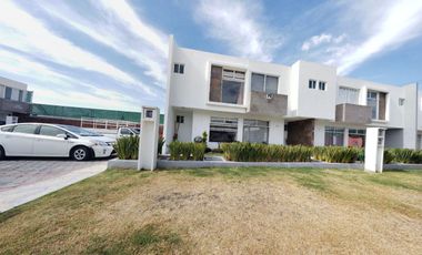 CASA EN RENTA DOS RECAMARAS CON BAÑO CADA UNA CUATLANCINGO