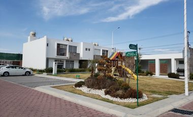 CASA EN RENTA DOS RECAMARAS CON BAÑO CADA UNA CUATLANCINGO