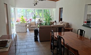 Casa amueblada con alberca y jardín en Lomas de Cuernavaca – 4 recámaras, 4.5 baños