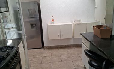 Casa amueblada con alberca y jardín en Lomas de Cuernavaca – 4 recámaras, 4.5 baños