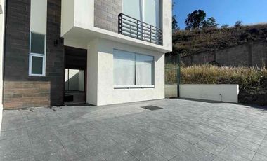 CASA EN RENTA BOSQUES TRES MARÍAS