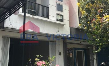 Dijual 2 Ruko di Pusat Kota Nganjuk Dekat Alun-Alun Akses Parkir Luas dan Jalan Lebar