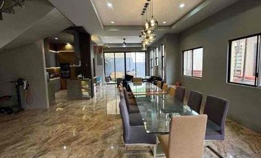 With Swimming Pool Elegant House in Maria Luisa Subdivision