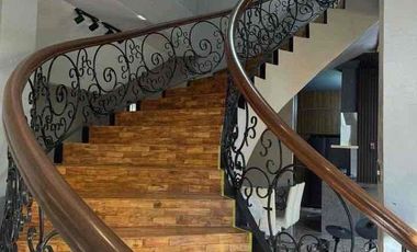 With Swimming Pool Elegant House in Maria Luisa Subdivision