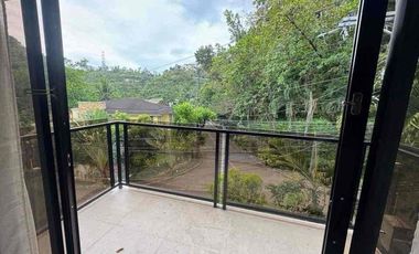 With Swimming Pool Elegant House in Maria Luisa Subdivision