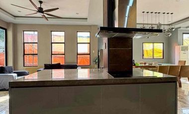 With Swimming Pool Elegant House in Maria Luisa Subdivision