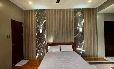 With Swimming Pool Elegant House in Maria Luisa Subdivision