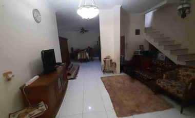Rumah di Hoek harga Murah