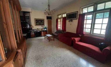 Rumah di Hoek harga Murah