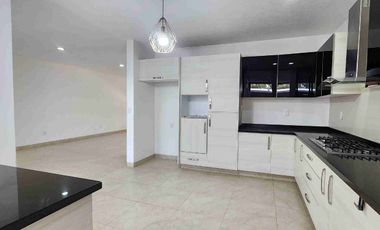 Hermosa casa en renta 3 recamaras excelentes condiciones $19,500.00 inc. mtto.