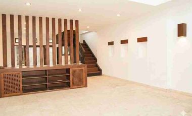 Vila Klasik Elegan Lokasi Strategis Imam Bonjol Barat