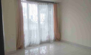 JUAL CEPAT RUMAH  DI CLUSTER MELIA GROVE BINTARO