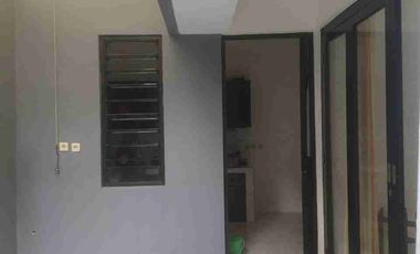 JUAL CEPAT RUMAH  DI CLUSTER MELIA GROVE BINTARO