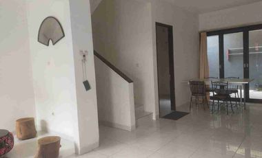 JUAL CEPAT RUMAH  DI CLUSTER MELIA GROVE BINTARO