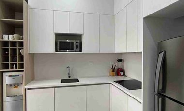 En venta suite AMOBLADA, Urb. Titanium 1