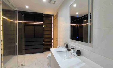 En venta suite AMOBLADA, Urb. Titanium 1