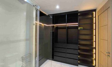 En venta suite AMOBLADA, Urb. Titanium 1