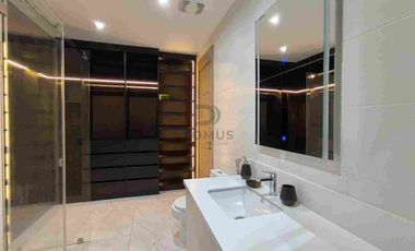 En alquiler suite AMOBLADA. Titanium 1