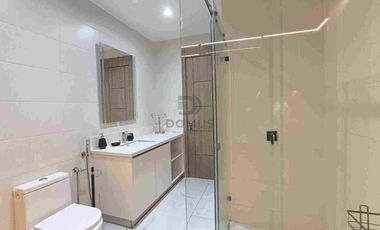 En alquiler suite AMOBLADA. Titanium 1