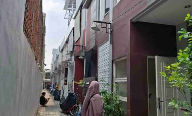 Sisa 2 unit Rumah 2 lantai di Nginden Surabaya
