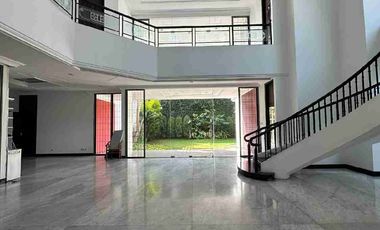 Disewakan Rumah Usaha Komersial Area Raya Kertajaya Indah Surabaya Timur Cocok untuk Cafe Resto Kantor