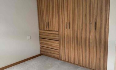 CASA EN RENTA LOMAS DE VISTA BELLA HAB. EN PLANTA BAJA