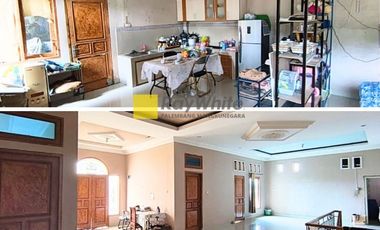 DIJUAL CEPAT RUMAH 2 LANTAI DAERAH TENGAH KOTA