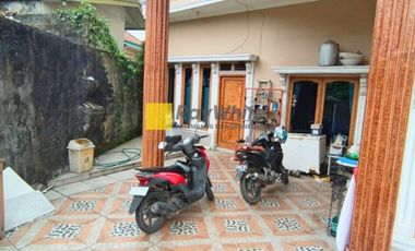 DIJUAL CEPAT RUMAH 2 LANTAI DAERAH TENGAH KOTA