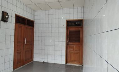 Di Jual Murah Rumah RAPIH di Perumnas Depok 2 Tengah