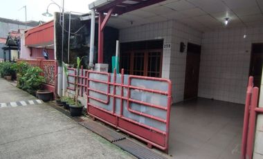 Di Jual Murah Rumah RAPIH di Perumnas Depok 2 Tengah