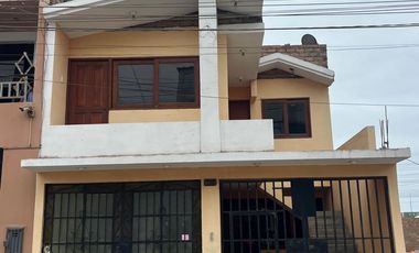 VENTA DE CASA EN URB. LAS BRISAS DE OQUENDO CALLAO 120MT 2 / 2 PISOS