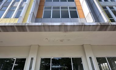 Ruko Sapphire 5x17 Hadap Boulevard Summarecon Emerald Karawang