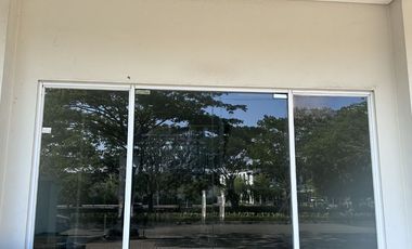 Ruko Sapphire 5x17 Hadap Boulevard Summarecon Emerald Karawang