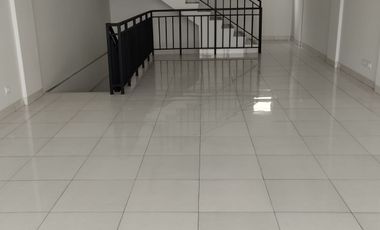 Ruko Sapphire 5x17 Hadap Boulevard Summarecon Emerald Karawang