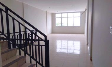 Ruko Sapphire 5x17 Hadap Boulevard Summarecon Emerald Karawang