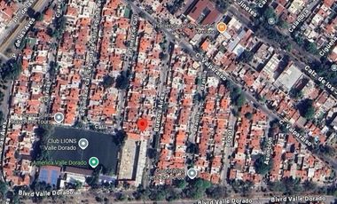 CASA DE DOS NIVELES CON EXCELENTE UBICACION, CERCA DE  CLUB LIONS VALLE DORADO