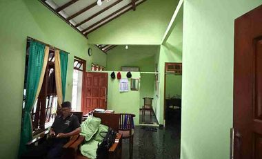 Dijual Rumah Asri, Siap Huni, Lahan Luas Dekat SPBU Jl. Wonosari KM 11