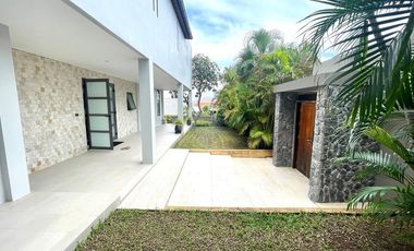 Luxurious 4BR Villa Freehold with Sea Views in Plailaem, Koh Samui