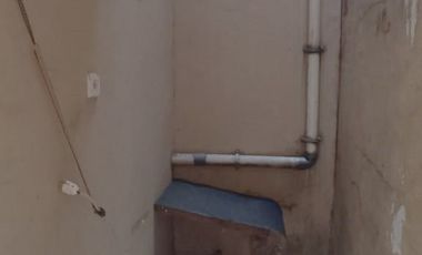 Disewakan rumah 2 lantai lokasi dekat sekolah dan pasardi taman surya 5