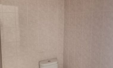 Disewakan rumah 2 lantai lokasi dekat sekolah dan pasardi taman surya 5