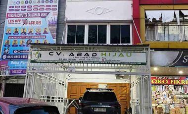 Dijual Ruko 3 lantai di jl Paus Marpoyan Damai