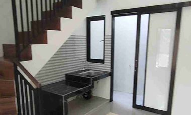 Rumah 2 lantai di Nginden Surabaya
