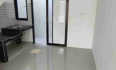 Rumah 2 lantai di Nginden Surabaya