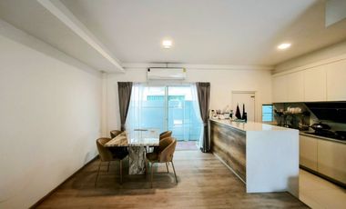 For sale/rent 2-storey townhome near Mega Bangna, best location in the area, Indy 2 Bangna-Ramkhamhaeng 2, corner house with mezzanine in master bedro